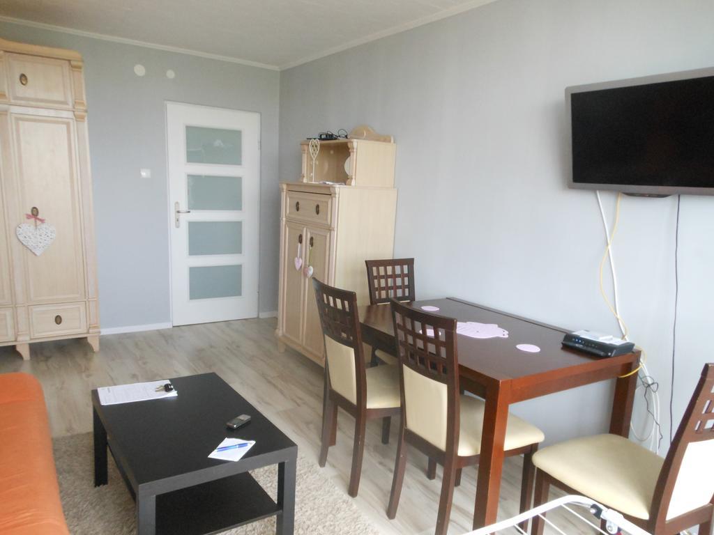 Apartament Obroncow Wybrzeza Apartment Gdansk Room photo