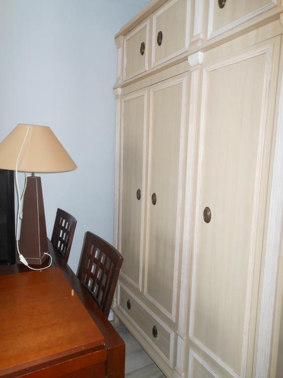 Apartament Obroncow Wybrzeza Apartment Gdansk Room photo
